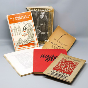 Los 3045 - Braunbuch II und Heartfield, John - Illustr. - Dimitroff contra Goering. Paris 1934. Mit Schutzumschlag von J. Heartfield. 5 Beigaben - 0 - thumb