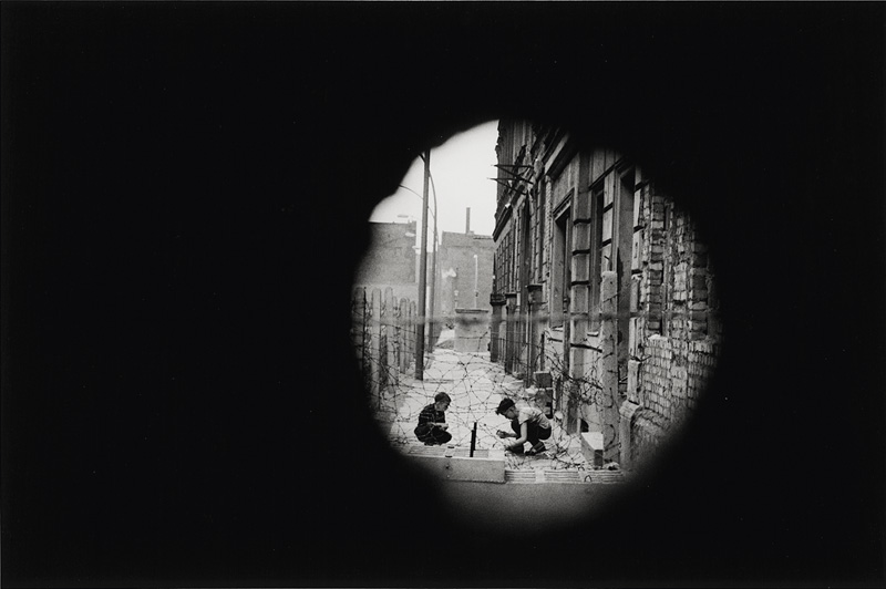 Lot 4112, Auction 126, Bunge, Norbert, Ein Loch in der Mauer, Berlin-Kreuzberg